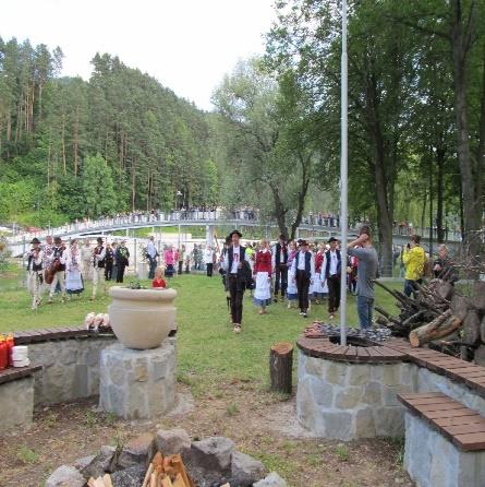 NADPOPRADZKIE SOBÓTKI Całkowity koszt operacji 11 064,13zł z tego finansowane ze środków PROW 8 413,65zł wkład własny 2 650,48zł W ramach działania 413 "Wdrażanie lokalnych strategii rozwoju"