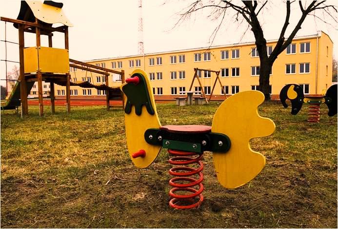 SYSTEM OPIEKI NAD CUDZOZIEMCAMI UBIEGAJĄCYMI SIĘ O OCHRONĘ MIĘDZYNARODOWĄ W POLSCE-