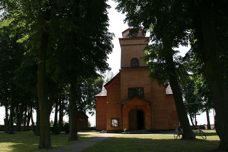 Sanktuarium Leśne pw. św. Antoniego w Turowie, składające się z drewnianej kaplicy z 1830 roku, kaplicy murowanej z 1908 roku oraz dwóch kapliczek z 1908 roku. Kościół pw. św. Antoniego w Turowie z 1937 roku.