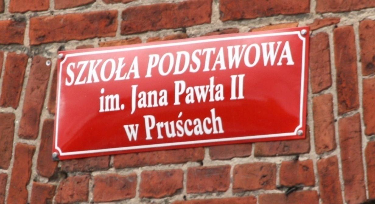 Ważnym wydarzeniem w życiu szkoły było nadanie szkole imienia