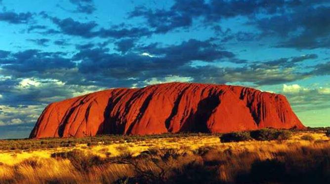 Symbole Australii Obok flagi, herbu i hymnu, to także inne nieoficjalne lecz często powtarzające się symbole: Crux krzyż