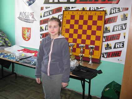 ŻYCIE SZACHOWE REGIONU O wysokim poziomie rozgrywek świadczy dopiero 4 miejsce tegorocznego Mistrza Województwa Podkarpackiego Seniorów, Adama Składanowskiego, który nie miał łatwego turnieju w