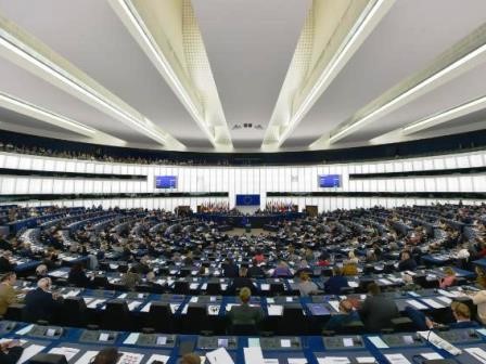9 Orędzie o Stanie Unii Europejskiej Europa musi zatem inwestować głównie w swoją młodzież, w ludzi szukających pracy, w przedsiębiorstwa typu start-up.