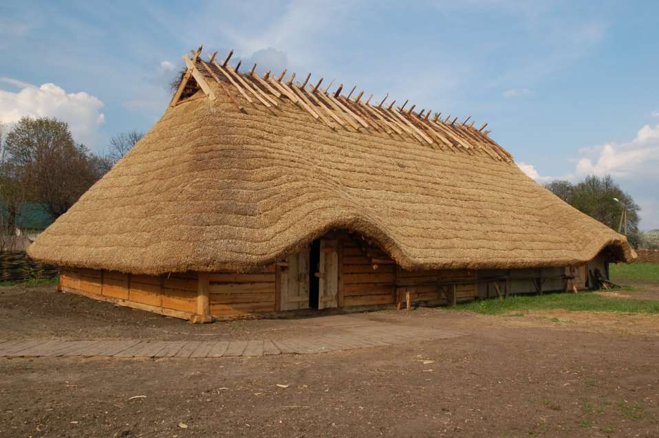 MASŁOMĘCZ WIOSKA GOTÓW ODBUDOWA