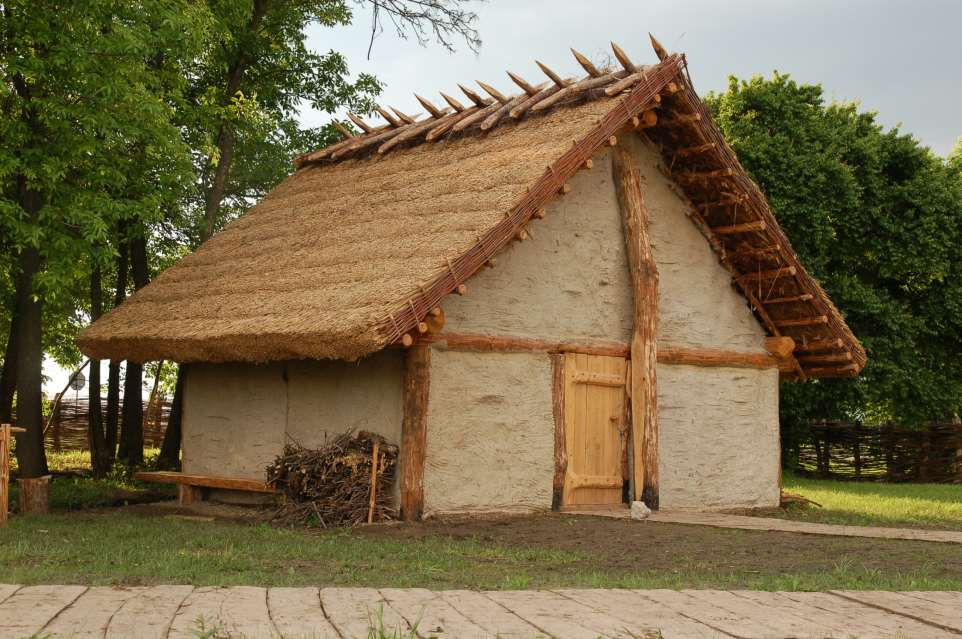 MASŁOMĘCZ WIOSKA GOTÓW ODBUDOWA