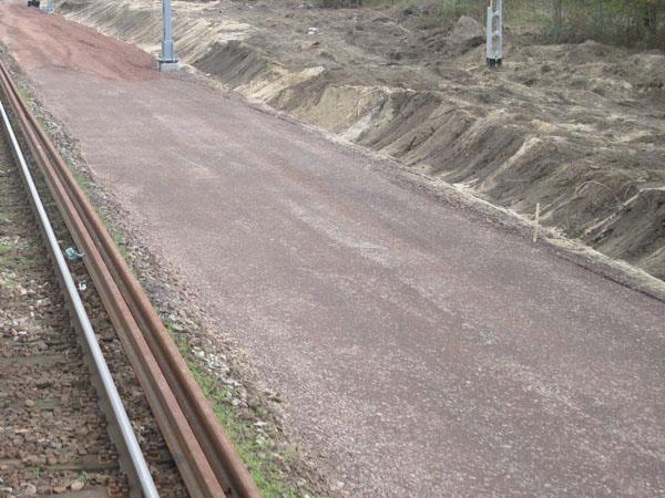 Rodzaje drenaży Warstwa filtracyjna na podtorzu, po wyrównaniu i ubiciu Warstwy filtracyjne są