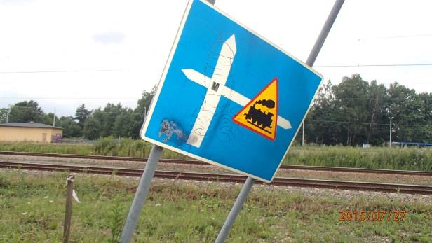 Nieprawidłowości związane z przejazdami Na gruncie Oznakowanie od strony drogi