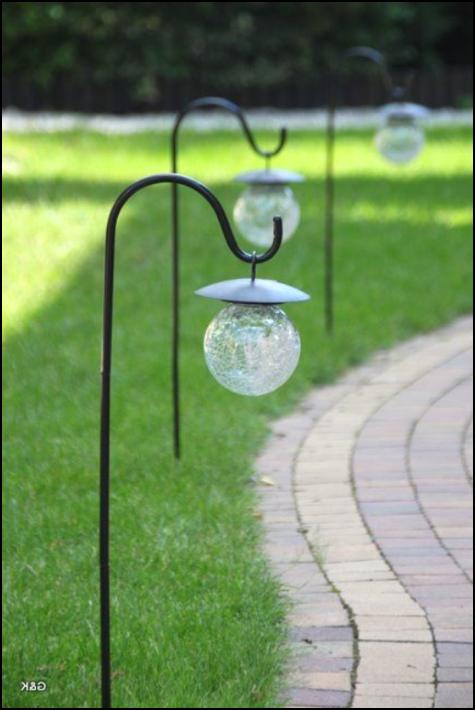 Solarna lampa CRACKLE SPHERE 10 Solarna lampa CRACKLE SPHERE 10 Fantazyjna lampa ogrodowa z wiszącą kulą jest jedną z bardziej uniwersalnych lamp ogrodowych.