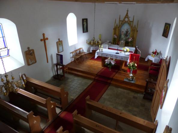 Kościół wzniesiony w stylu gotyckim w XIVw. Obiekt pierwotnie zbudowany jako kościół salowy. W późniejszym wiekach rozbudowany o wieżę, a także dobudowaną w XVIIw. małą zakrystię.