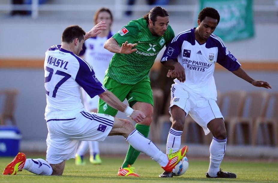 PIŁKA NOŻNA LIGA BELGIJSKA Z udziałem Marcina Wasilewskiego FAZA PLAY _ OFF 1 kwietnia g. 18:00 Anderlecht - Kortrijk 6 kwietnia g. 20:30 Standard - Anderlecht 8 kwietnia g.