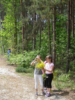 owadów, lornetki kieszonkowe i aparat fotograficzny.