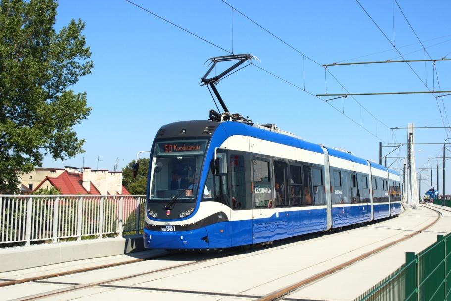 Janusz Osman PROJEKT UKŁADU DZIENNYCH LINII TRAMWAJOWYCH w KRAKOWIE z dnia 14.09.2016 /z uwzględnieniem stanu linii na dzień 01.09.2016/ Główne założenia projektu: 1.