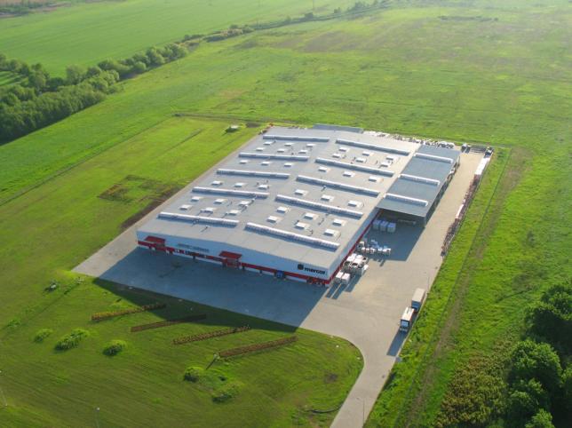 wyrobów do rynku oraz uczestnictwo w pracach organizacji branżowych, które wyrażają opinie na temat proponowanych zmian w przepisach Kanały dystrybucji Oferta produktowa Zakłady produkcyjne Rozległe