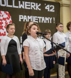 życiu naszej szkoły - każdego roku uroczyście ją świętujemy. Przypomnijmy sobie jak uczciliśmy ją w lutym. Występ naszych uczniów Dlaczego nie było nas tak długo?