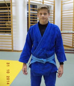 Gazetka Gimnazjum Świętego Wojciecha w Makowie - 7 - Mateusz Bolimowski, uczeń klasy IIIC, w sobotę 18 października zdobył złoty medal w Międzynarodowym Turnieju Judo o Puchar Banku Spółdzielczego w