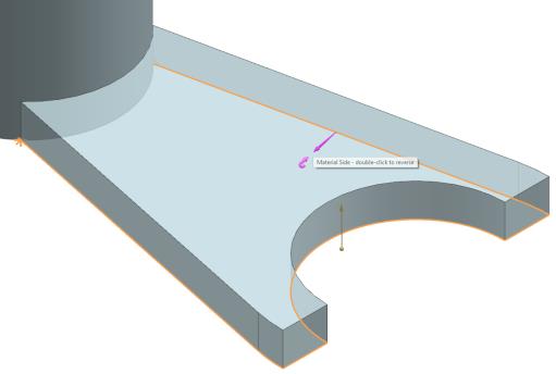 Opcje End ustalić na Value, Distance = 3 mm, Zaznaczyć opcję Open Profile Smart Volume, Poprzez dwukrotne kliknięcie LPM ustawić zwrot wektora Material Side do wnętrza profilu (Rys 3.