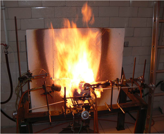 Badania materiałów ogniochronnych i termoizolacyjnych na osłonę... 133 Rys. 10.