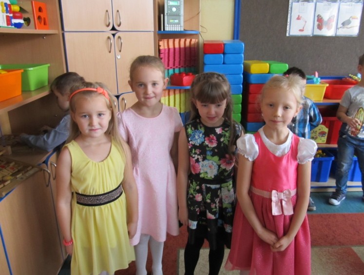 we wróżenie. Trzeba jednak ją traktować z lekkim oka przymrużeniem.