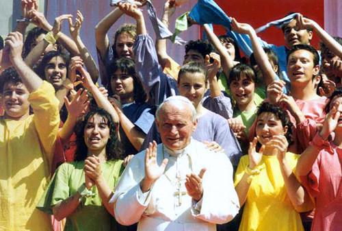 "Jam jest Drogą i Prawdą, i Życiem" (J 14, 6) Santiago de Compostela 1989 W miejscu, do którego od wieków zmierzają pielgrzymki z całego świata Papież powiedział do młodzieży: "Wędrujcie więc - mówię