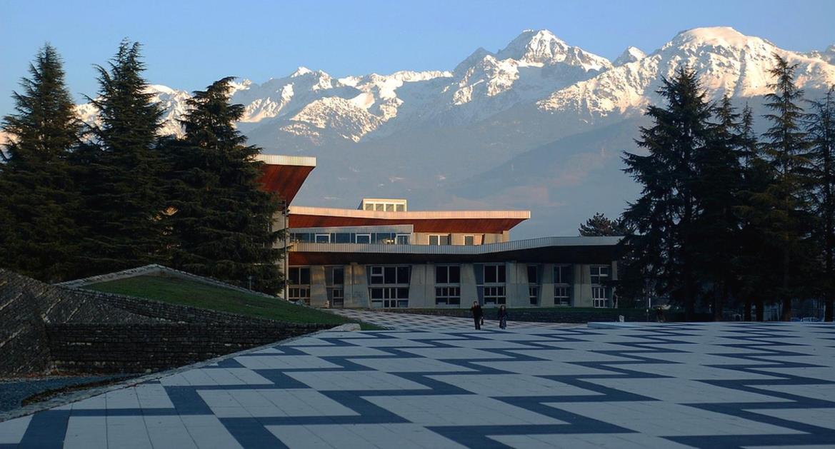 Campus w St.