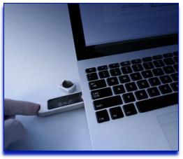 Jeżeli dane prezentowane na wyświetlaczu są poprawne Użytkownik w celu zalogowania powinien użyć przycisku umieszczonego w Tokenie USB.