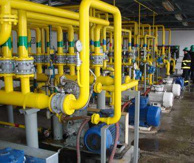 Terminale LPG przykłady zrealizowanych projektów Terminal LPG Slawków Poland (BP Gaz) Rok inwestycji: 2005 Pojemność zbiorników: 6 x 1000 m3 Wydajność terminala: 200 000 m3 / rocznie Pompownia i