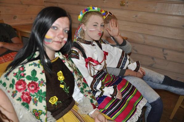 2 CULTURES 1 WORLD Wymiana polsko-litewska, w której wzięły udział wychowanki MOW nr 2 w Warszawie oraz wychowankowie ZP w Raciborzu.