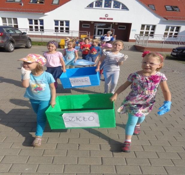 Przedszkolaki corocznie biorą udział w ekologicznej akcji Sprzątanie