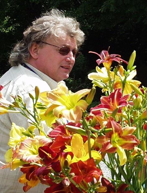 Odmiany wrocławskie Tomasz Nowak 10 odmian rekomendowanych do produkcji szkółkarskiej ODMIANA Rok rejestracji 'Absyda' Byczyński, Nowak, 2008 'Dezydery Chłapowski' Byczyński, Nowak, 2007 'Hania'
