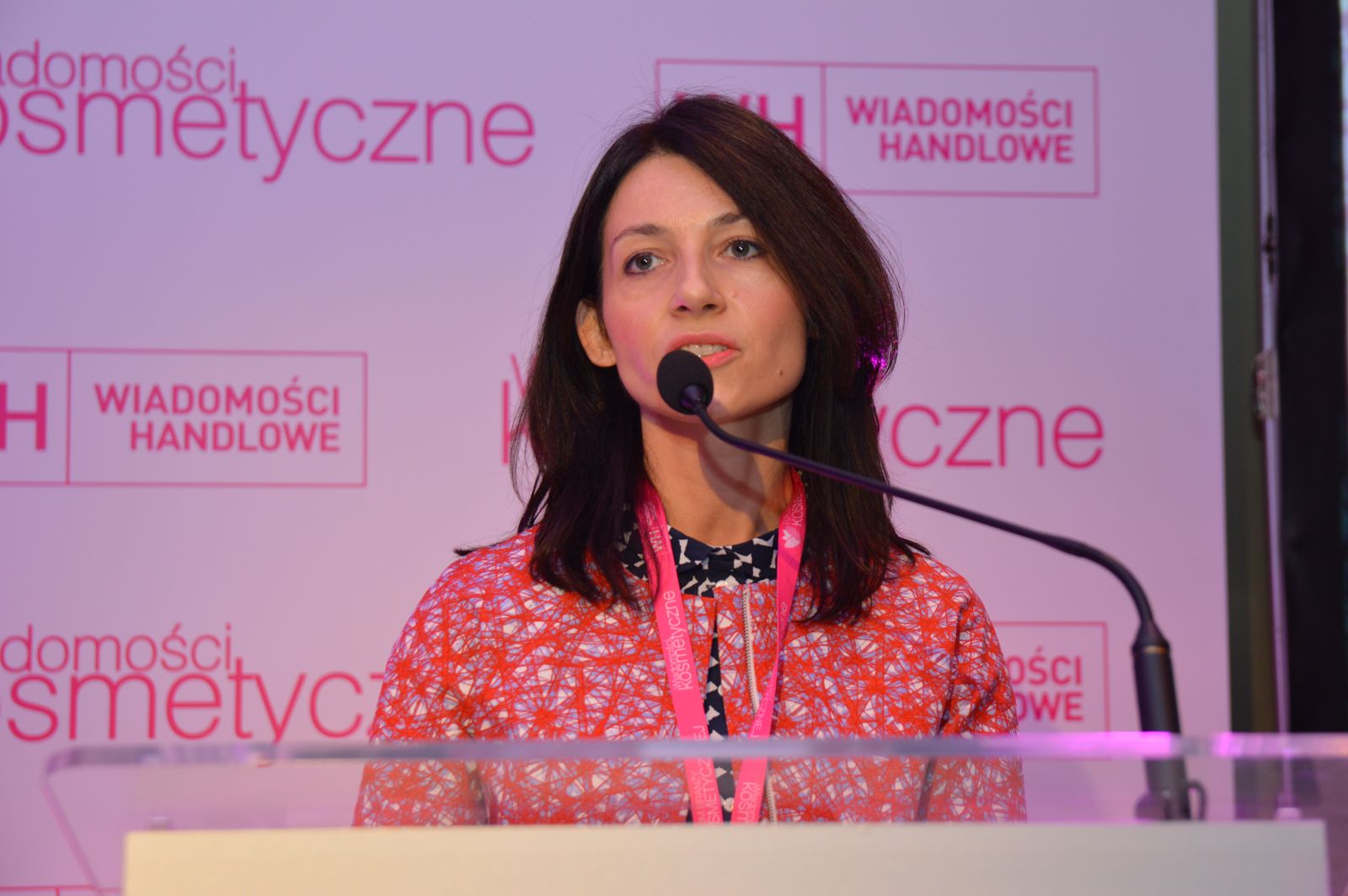 15:00. Trwa przerwa, więc w międzyczasie prezentujemy kilka zdjęć stoisk partnerów dzisiejszego wydarzenia.