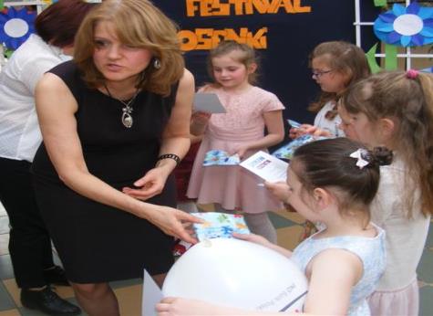 Głos Chociwla: Popularyzujemy wiedzę ekonomiczną i działalność SKO 7 PONIEDZIAŁEK, WTOREK PROJEKT EDUKACYJNY Tydzień z Żyrafką data: 27.04.2015 r.