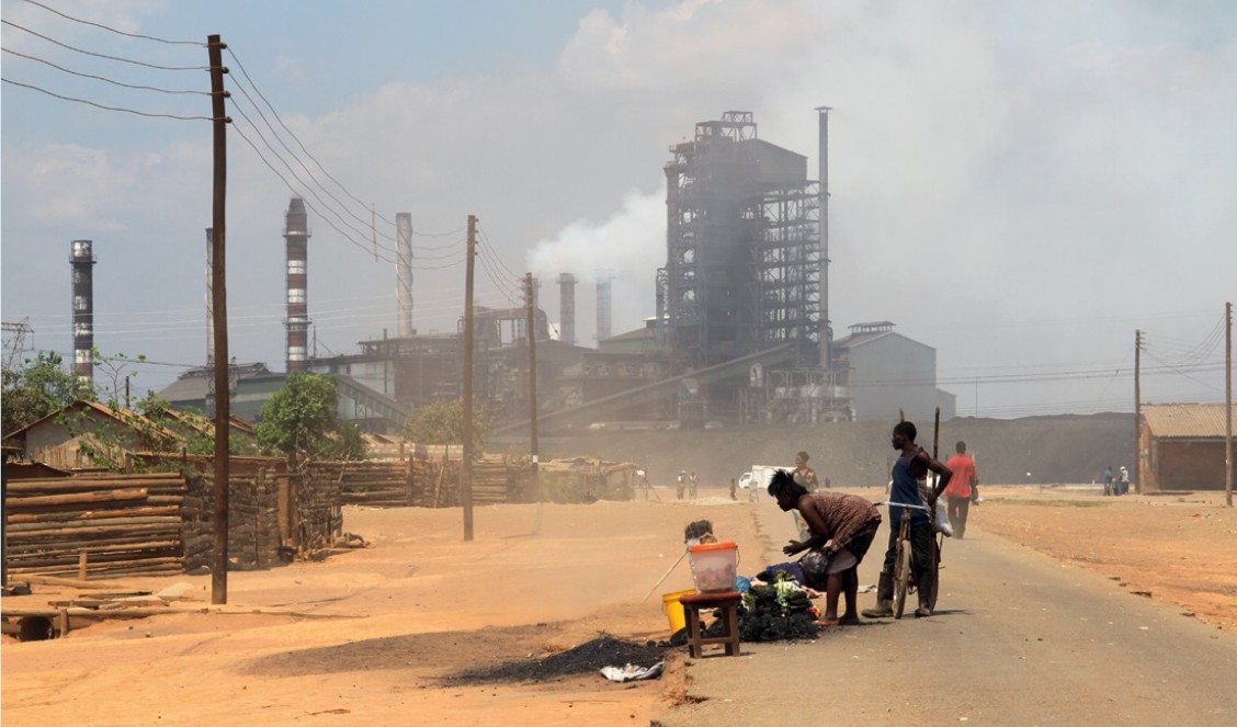 Inna firma African Barrick Gold (ABG), spółkacórka Barrick Gold (73% udziałów) to kanadyjska firma wydobywcza, która zarządza 27 kopalniami złota i jest tym samym największym producentem tego kruszcu