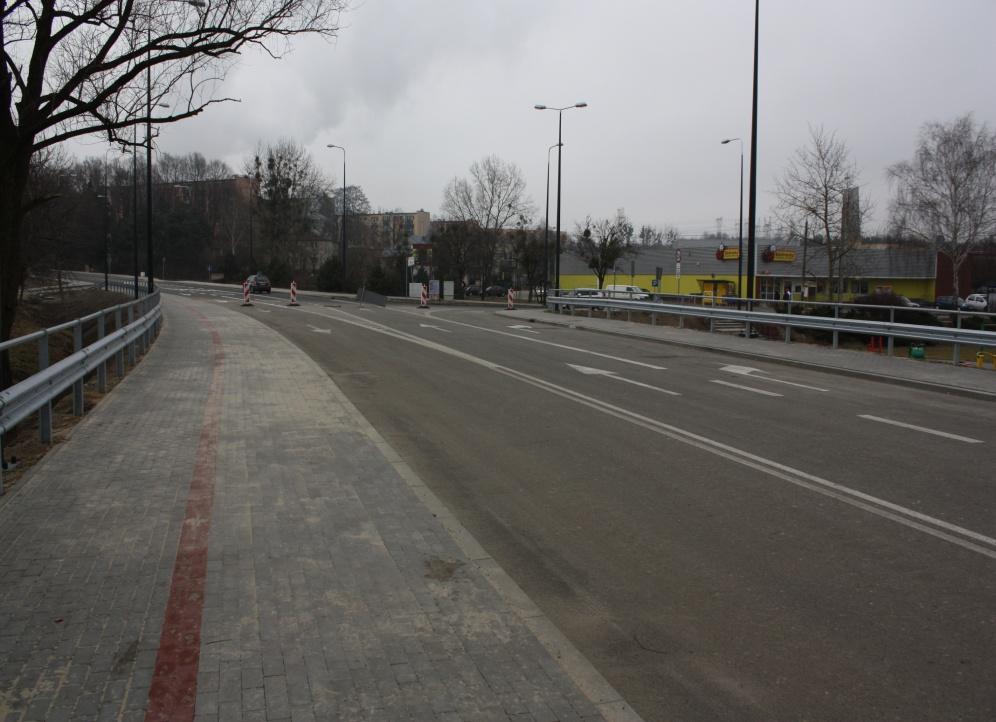 Przebudowa ulicy Podmiejskiej lata realizacji 2014-2015 Inwestycja zakończona Całkowity koszt 11.072.