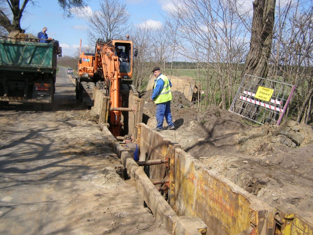 Czysta Puszcza Elektroniczny biuletyn dla projektu Puszcza Zielonka i okolic R O K 1, N U M E R 1 1 C Z E R W C A 2 0 1 1 Wieści z frontu robót Z fazy przygotowań projektowo planistyczno