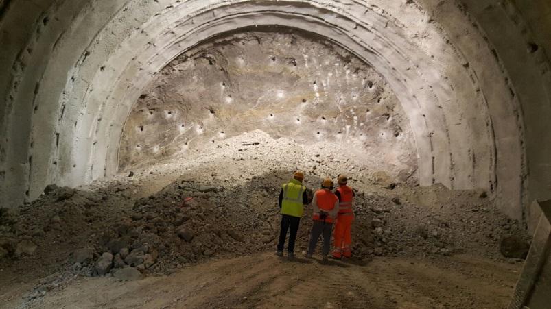 Drążenie w dobrym materiale skalnym (głównie