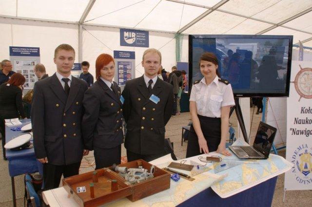 Bałtycki Festiwal Nauki W dniach 27-29 maja 2010r. członkowie Koła Naukowego Nawigator po raz kolejny aktywnie uczestniczyli w organizacji Bałtyckiego Festiwalu Nauki.