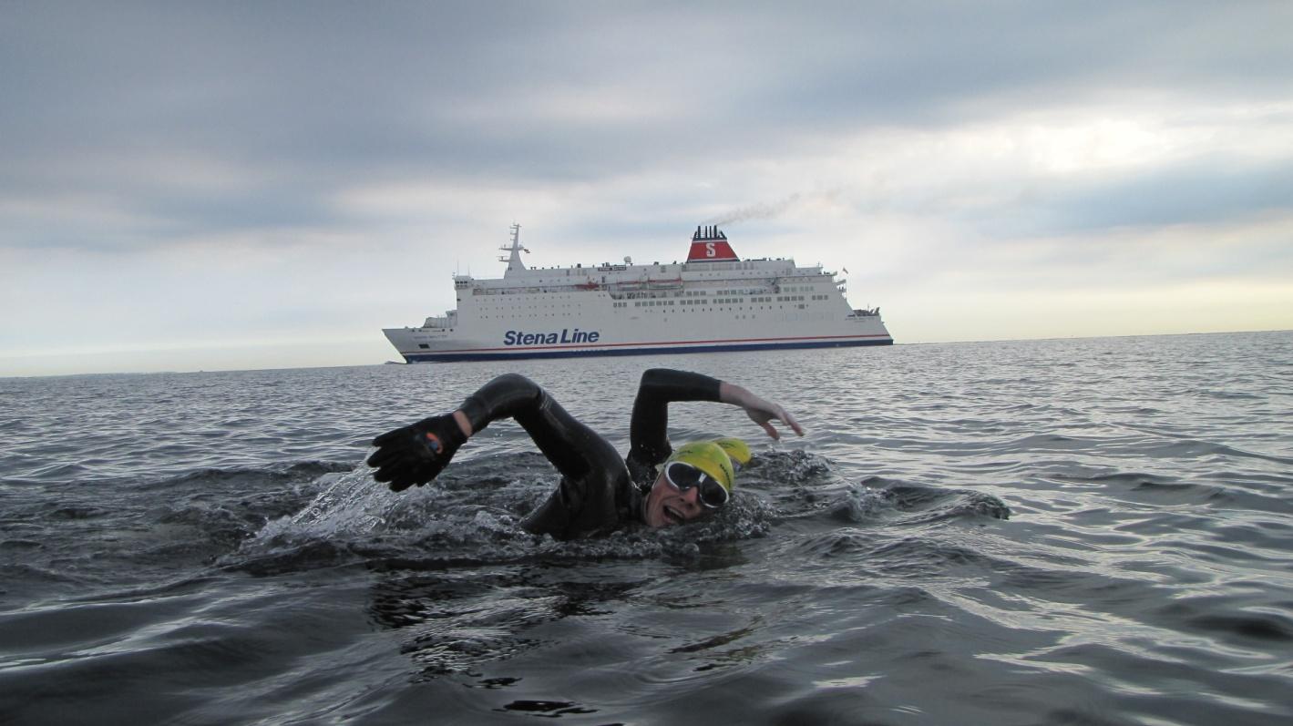 Bieg pływacki Gdynia Hel W ramach kontynuacji tematu konferencji IAMU AGA 12 Green Ships, Eco Shipping, Clean Seas jeden z członków Koła Naukowego Nawigator postanowił zorganizowad Bieg Pływacki.