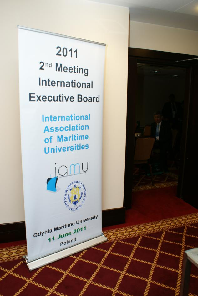 Sprawozdanie ze Światowego Zjazdu Uczelni Morskich IAMU AGA 12 Poland 12-14 czerwca Organizacja IAMU (International Association of Maritime University) została założona przez siedem uniwersytetów