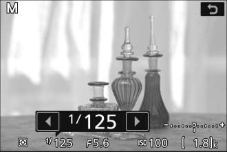 Wybór programu tematycznego/efektu W trybach programów tematycznych oraz trybach efektów specjalnych (0 55, 59) można stuknąć w ikonę trybu fotografowania, aby wybrać program tematyczny lub efekt.
