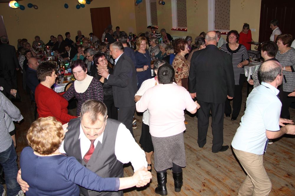 BIULETYN INFORMACYJNY styczeń 2017 KULTURA, SPORT XI KONCERT NOWOROCZNY, XI BAL SENIORA W 2007 roku, dzięki Tajemniczemu Sponsorowi Gmina Czaplinek zorganizowała pierwszy Koncert Noworoczny i Bal