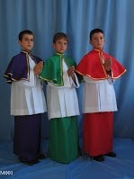 KAPA jest wierzchnią szatą liturgiczną używaną podczas procesji, w uroczystej liturgii godzin i do udzielania Sakramentów poza Mszą Świętą. Kapa pierwotnie była strojem książąt i królów.