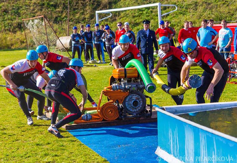 10 ZUBERSKÉ NOVINY 3/2014 Hasičská súťaž O pohár starostu obce Zuberec V nedeľu 12.