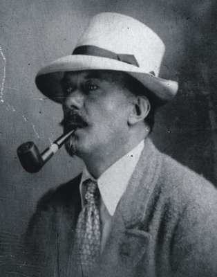 Znane postaci i fajka Albert Einstein (14.03.1879 w Niemczech-18.04.