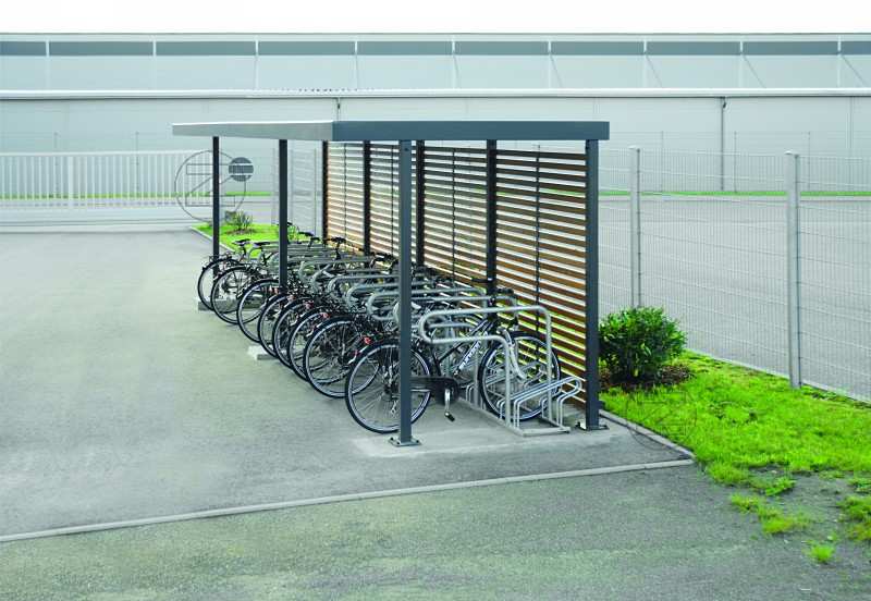 Rysunek 50. Przykładowe parkingi rowerowe zlokalizowanych w pobliżu znaczących miejsc komunikacji zbiorowej i miejsc użyteczności publicznej w mieście.