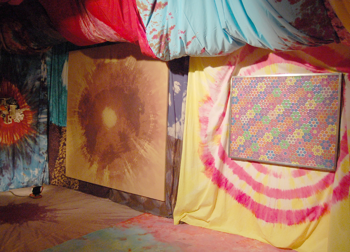 Piotr Uklański od lewej: Bez tytułu (Mommy s Little Monster), 2012; Bez tytułu (Lepsze niż prawda), 2011, (Marek Krzyżanek / Agencja Medium); Bez tytułu (Punkt zborny), 2011, (Marek Krzyżanek /