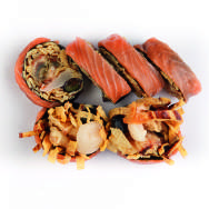 sashimi rolls sashimi 37 zł 27 zł 31 zł Sashimi Sake & Ebi Roll 6x sashimi futomaki z sałatką z krewetek, awokado, kampyo ogórek, sałata, owinięte łososiem Sashimi Kappa Roll 6x sashimi futomaki w