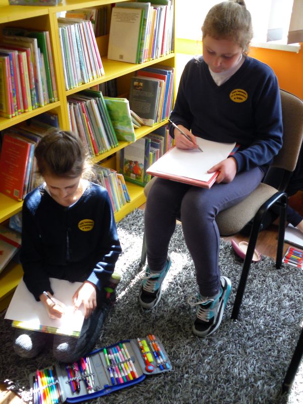 Wiadomości Wtorek, 28 kwietnia 2015 Święto Książki w bibliotekach Biblioteka Główna w Grojcu: Bardzo uroczyście Biblioteka Główna obeszła tegoroczne Dni Książka i Róża.