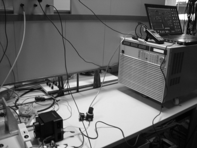16 Zeszyty problemowe Maszyny Elektryczne Nr 100/2013 cz. I Sumaryczna reakcja zachodząca w OP może zostać zapisana w postaci równania 3: dedykowane - opracowane i wykonane w ramach projektu (AGH).