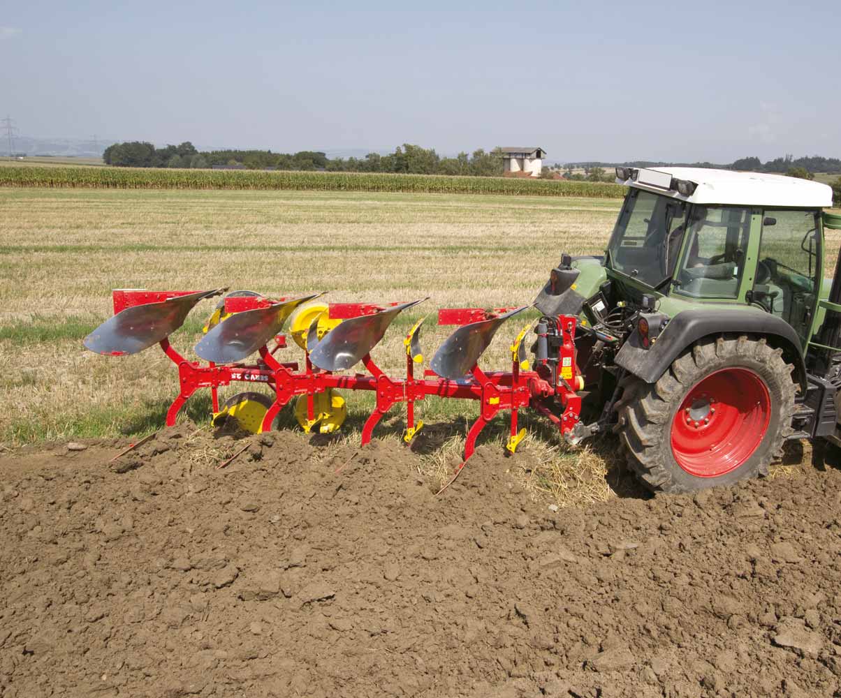 SERVO 25 Stabilny, niewielki ciężar do 120 KM SERVO 25 klasa lekka do pracy z ciągnikiem o mocy do 120 KM.