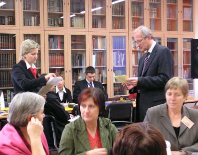 W konferencji uczestniczył dr Jerzy Maj z BN, który zasugerował pełne opracowanie zbiorów dla bibliotek sieci, zlokalizowane w bibliotece powiatowej na zasadzie usługi odpłatnej.